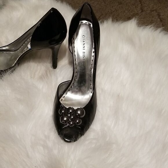 Gianni Bini Black Open Toe Heels - Picture 2 of 7